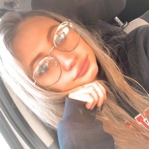 Meet your Posher, Malorie